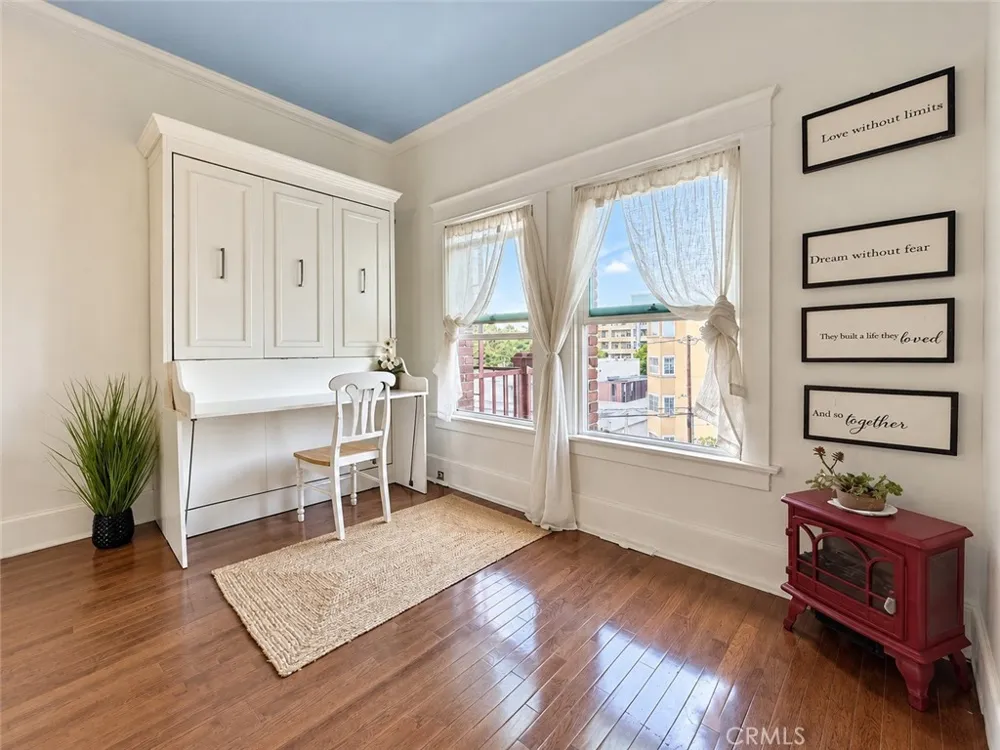 800 Pacific Ave #407 Long Beach, CA 90813