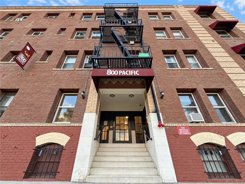 800 Pacific Ave #407 Long Beach, CA 90813