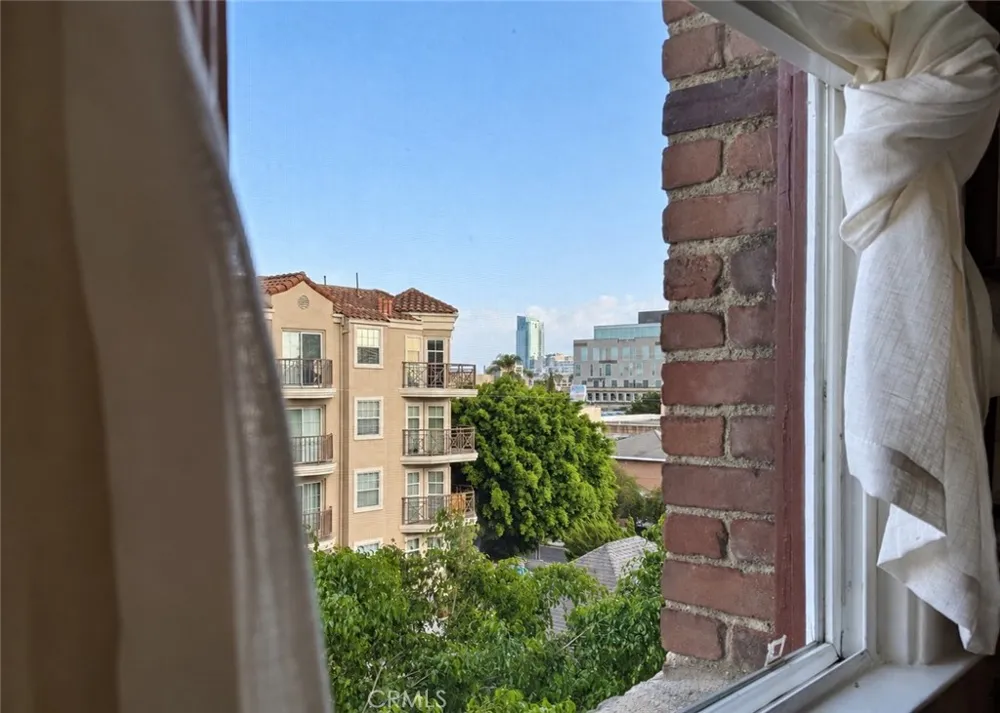 800 Pacific Ave #407 Long Beach, CA 90813