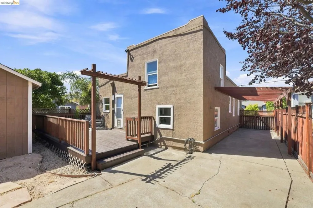 518 36Th St Richmond, CA 94805
