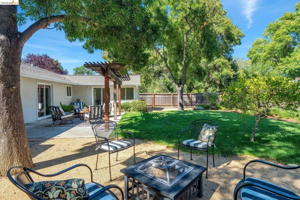 1585 Violet Pleasant Hill, CA 94523