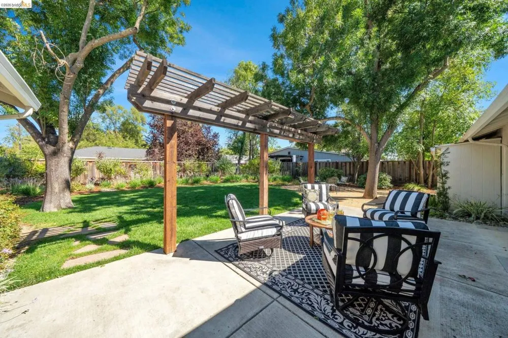 1585 Violet Pleasant Hill, CA 94523