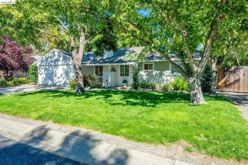 1585 Violet Pleasant Hill, CA 94523