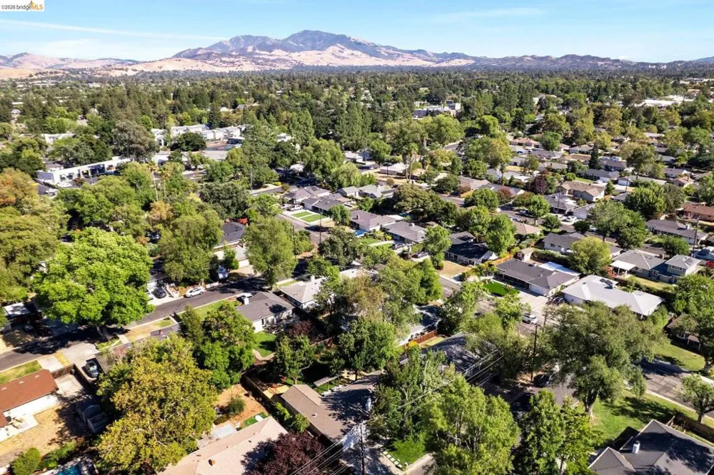 1585 Violet Pleasant Hill, CA 94523
