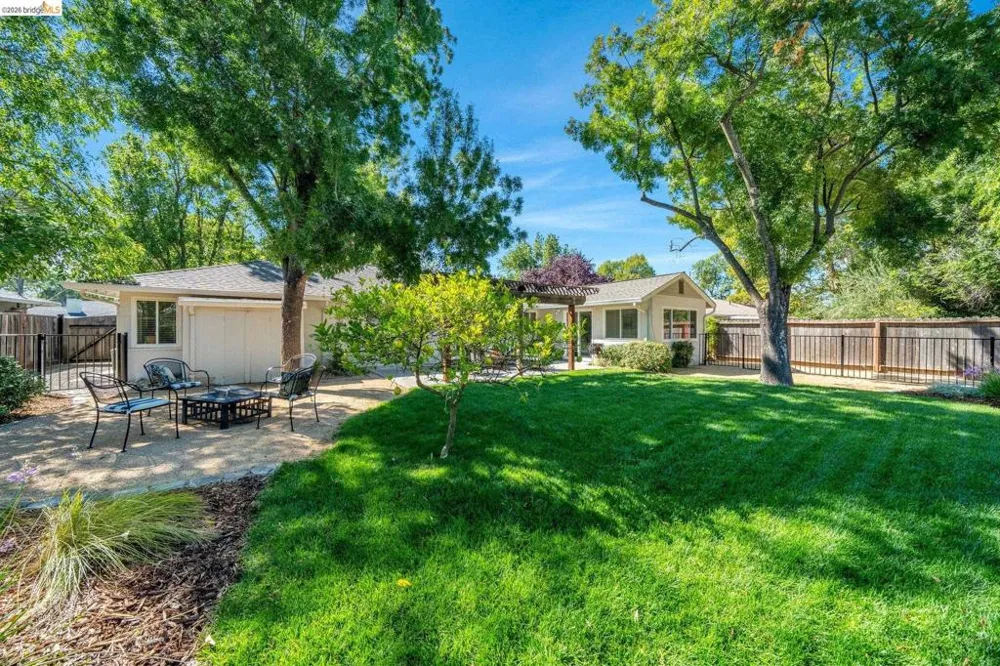 1585 Violet Pleasant Hill, CA 94523