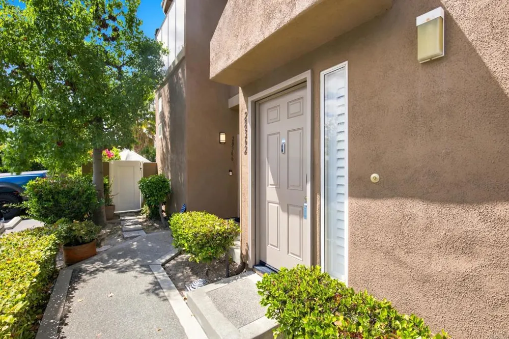 28362 Pueblo Drive Lake Forest, CA 92679
