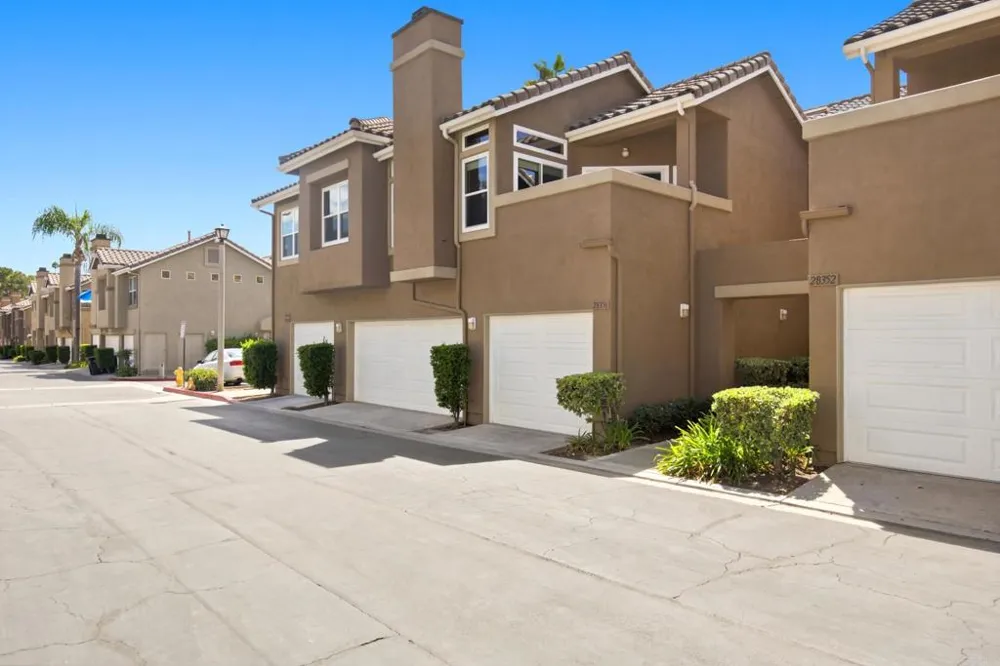 28362 Pueblo Drive Lake Forest, CA 92679