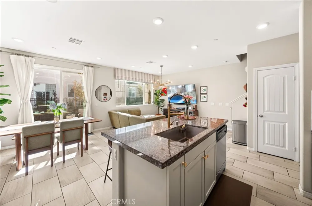 16502 Casa Grande Avenue #426 Fontana, CA 92336