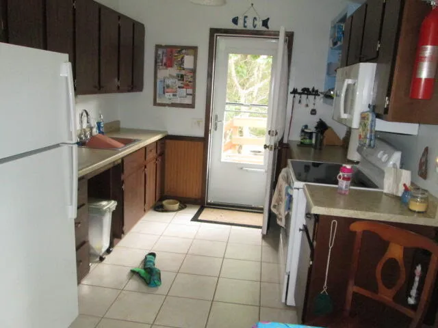 8453 Perry Avenue Pentwater, MI 49449