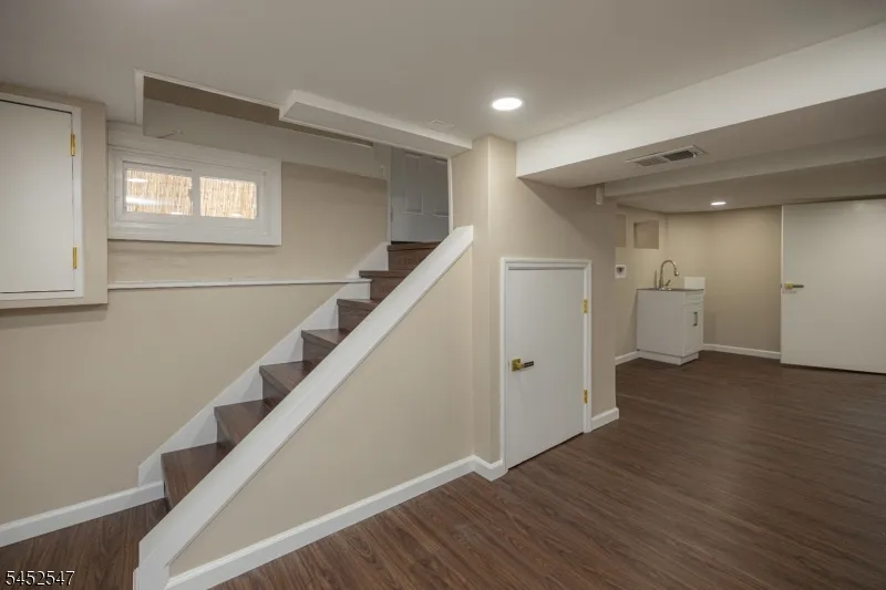 159 Vermont Ave Newark City, NJ 07106