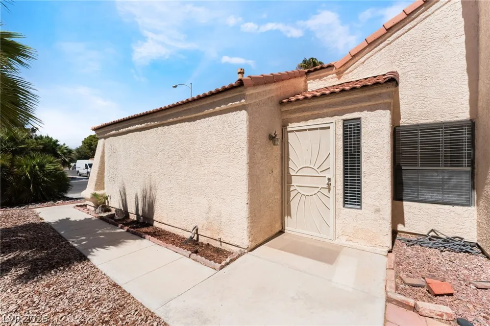 3645 Veneer Lane Las Vegas, NV 89108