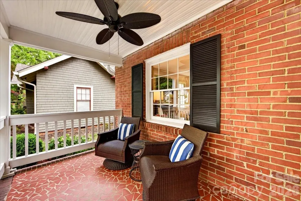 2121 Charlotte Drive Charlotte, NC 28203