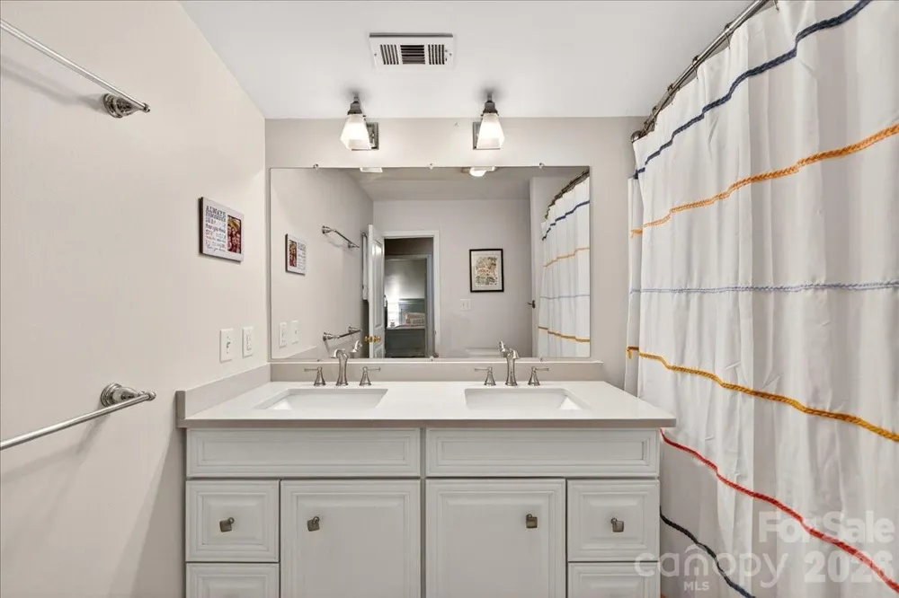 2121 Charlotte Drive Charlotte, NC 28203