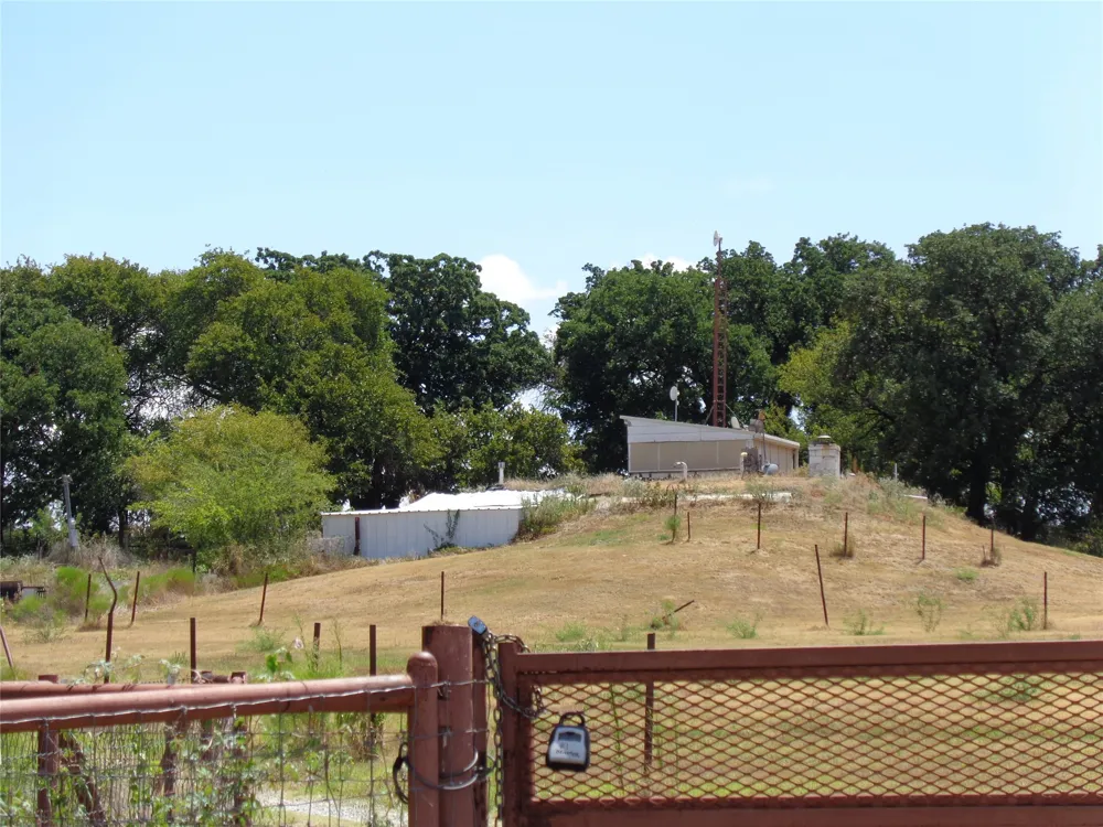 212 Private Road 114 Covington, TX 76636