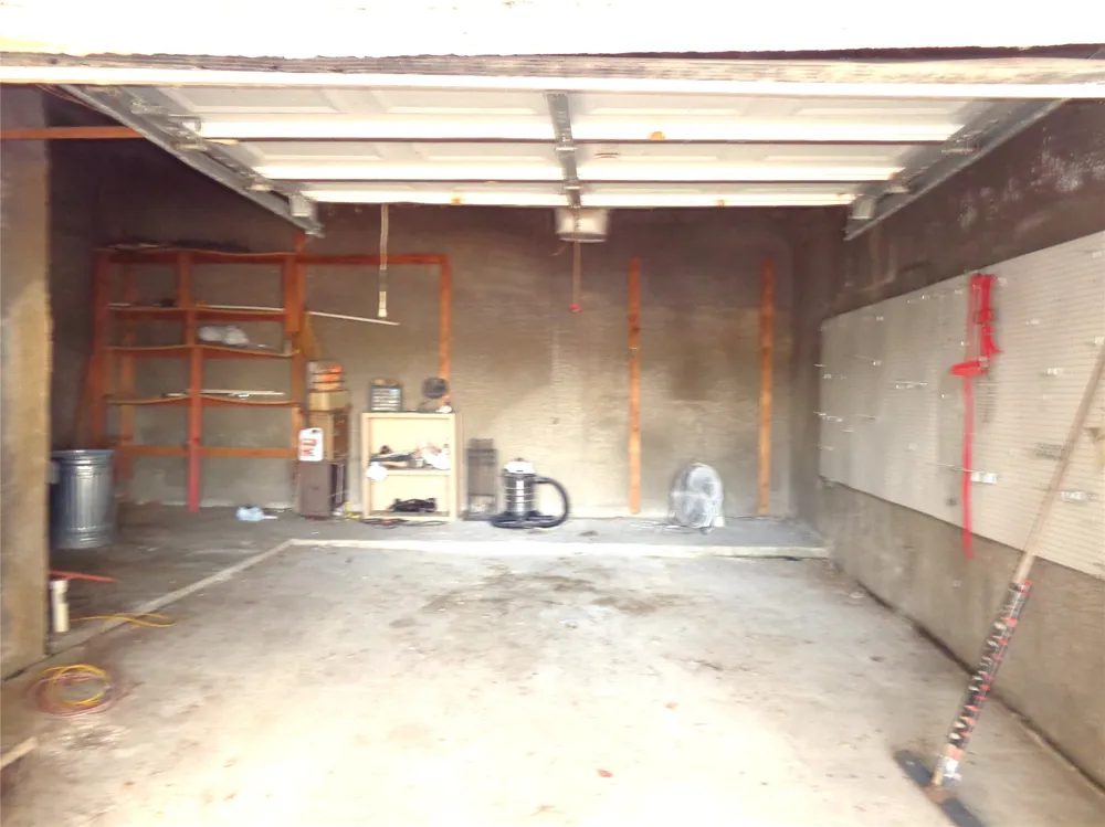 212 Private Road 114 Covington, TX 76636