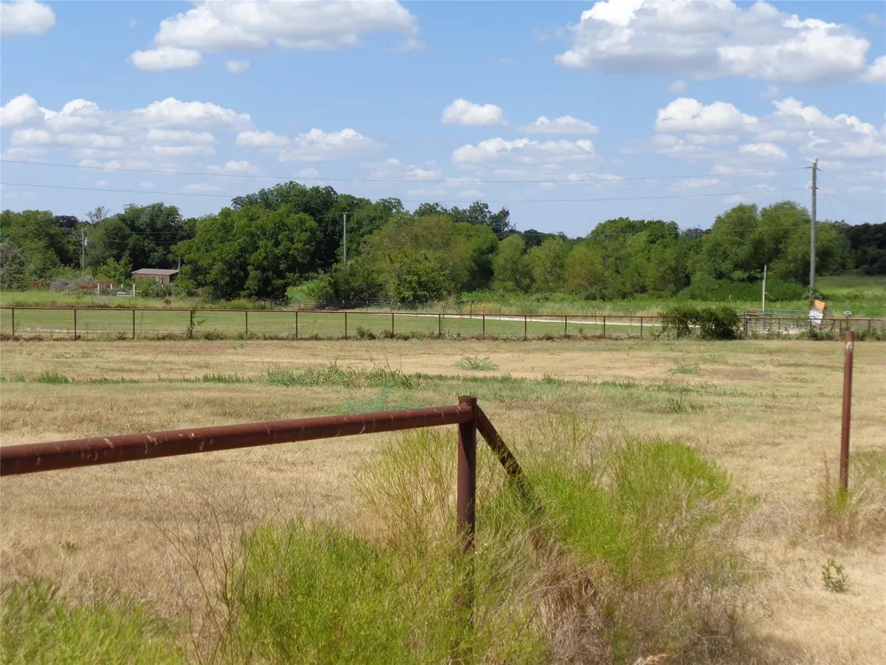 212 Private Road 114 Covington, TX 76636