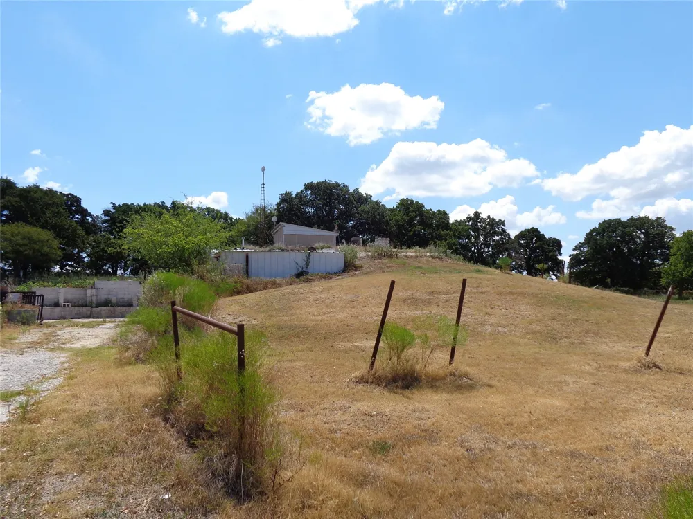 212 Private Road 114 Covington, TX 76636