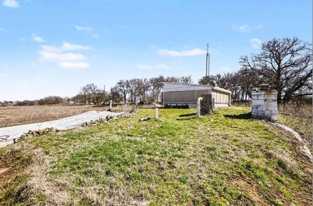 212 Private Road 114 Covington, TX 76636