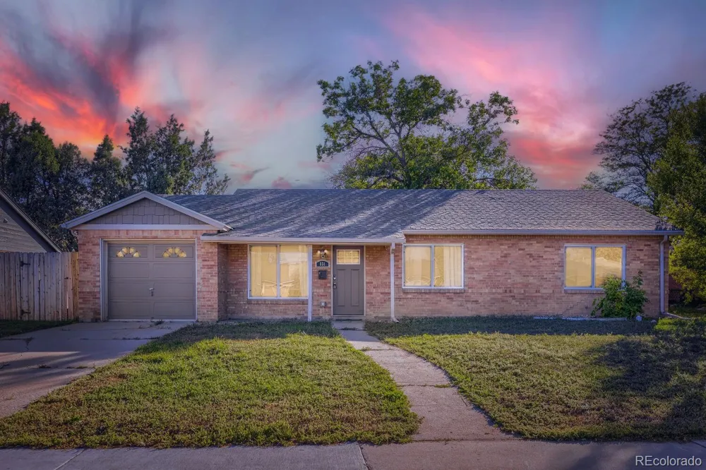 831 Tucson Street Aurora, CO 80011