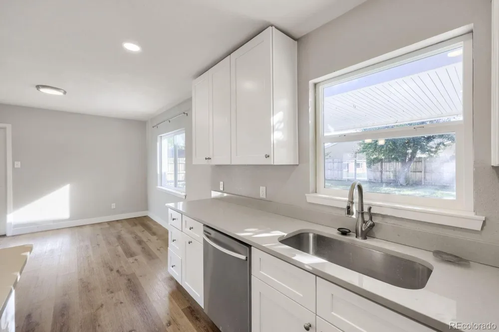 831 Tucson Street Aurora, CO 80011