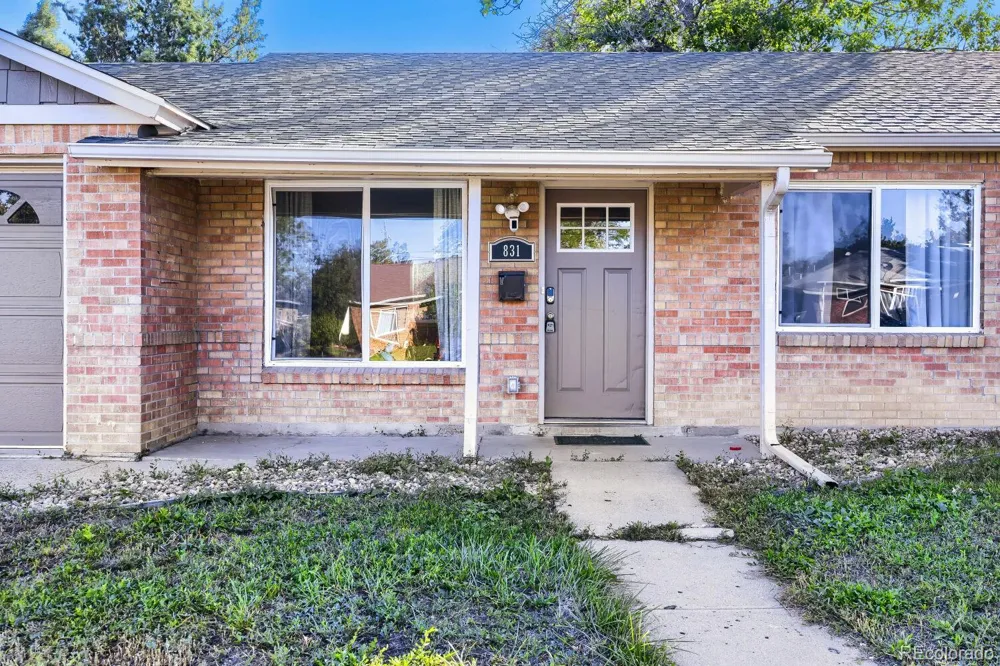 831 Tucson Street Aurora, CO 80011
