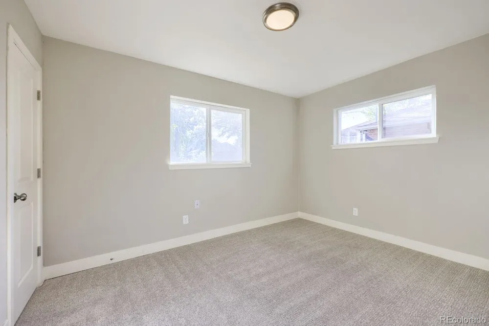831 Tucson Street Aurora, CO 80011