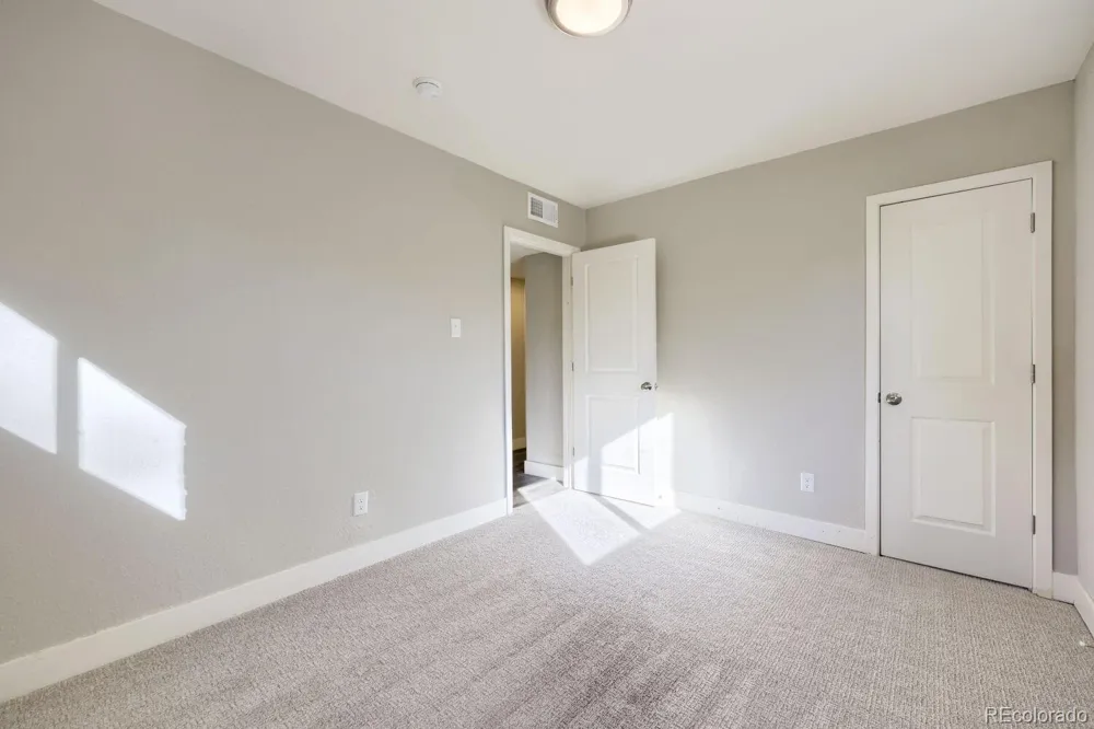 831 Tucson Street Aurora, CO 80011