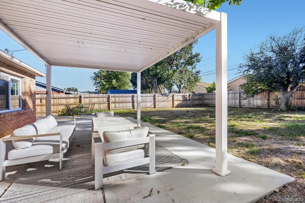 831 Tucson Street Aurora, CO 80011
