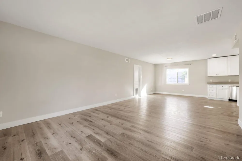 831 Tucson Street Aurora, CO 80011