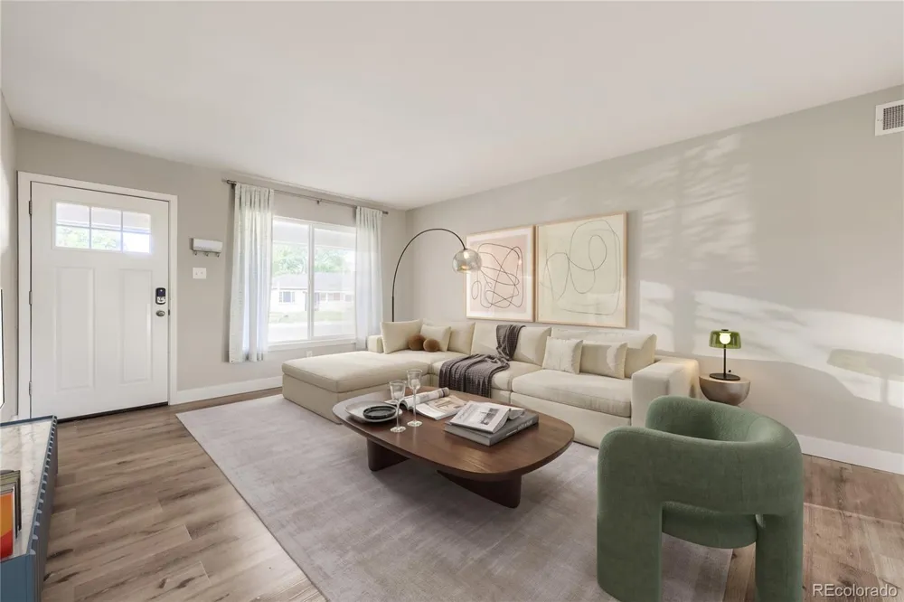 831 Tucson Street Aurora, CO 80011