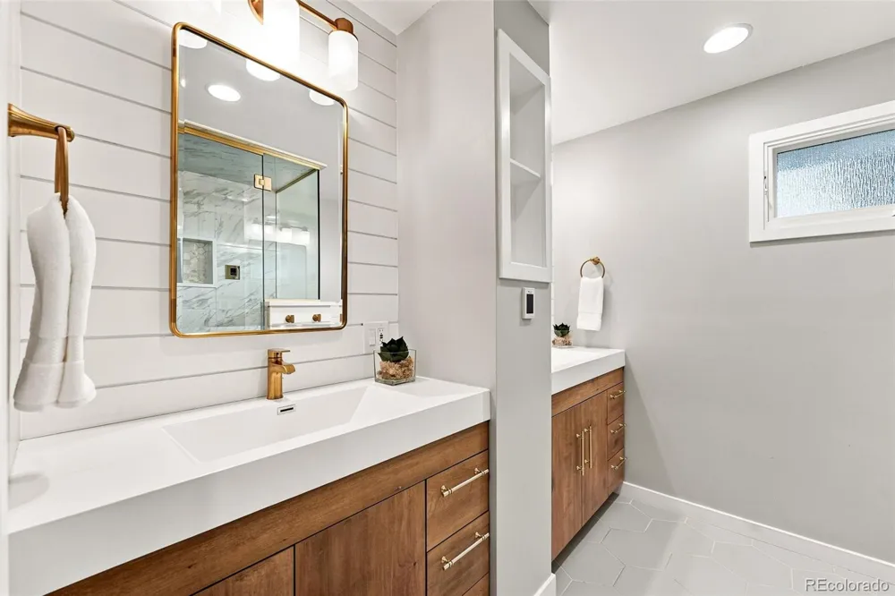 3945 S Jersey Street Denver, CO 80237
