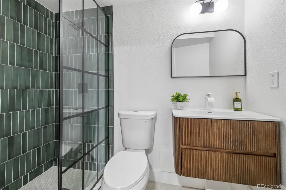 1160 S Glencoe Street Denver, CO 80246