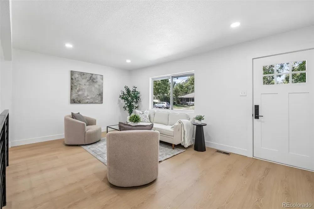 1160 S Glencoe Street Denver, CO 80246