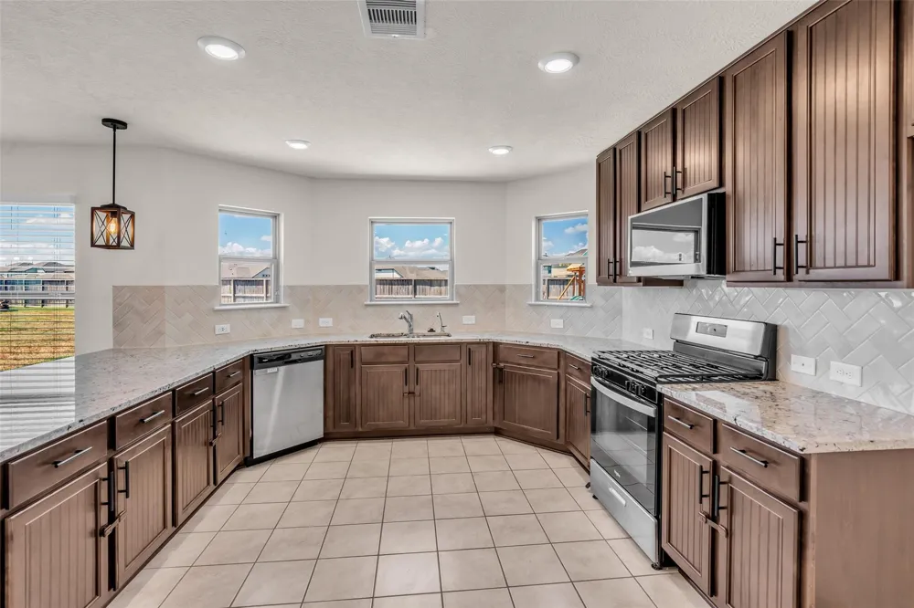 21278 Harbor Shore Drive Cypress, TX 77433