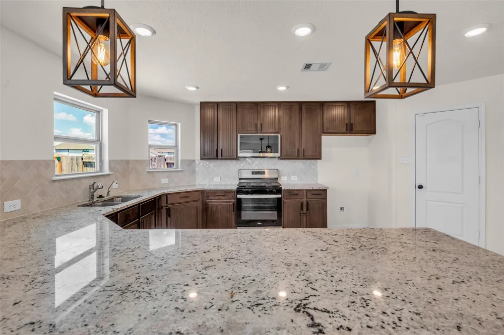 21278 Harbor Shore Drive Cypress, TX 77433