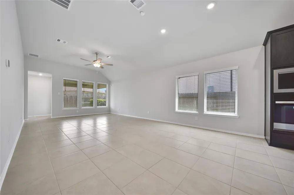 1326 Lakeside Creek Magnolia, TX 77354