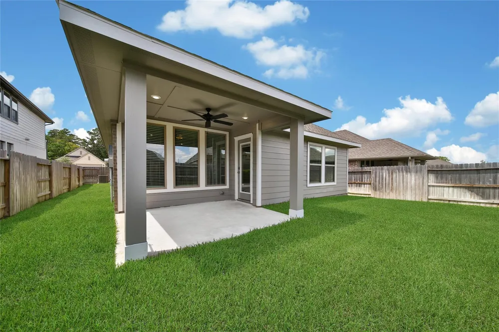 1326 Lakeside Creek Magnolia, TX 77354