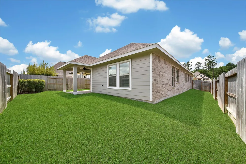 1326 Lakeside Creek Magnolia, TX 77354