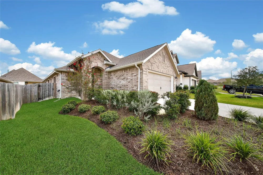 1326 Lakeside Creek Magnolia, TX 77354