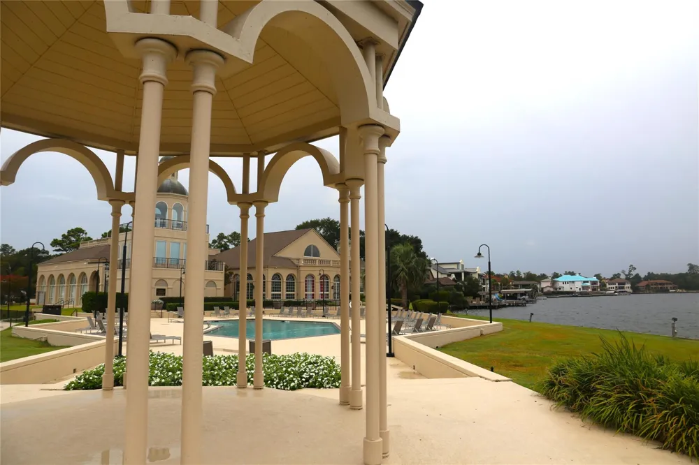 36 Winthrop Harbor S Montgomery, TX 77356