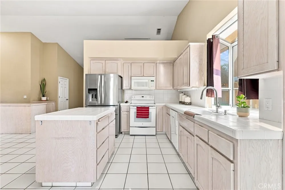 1601 Eaton Dinuba, CA 93618