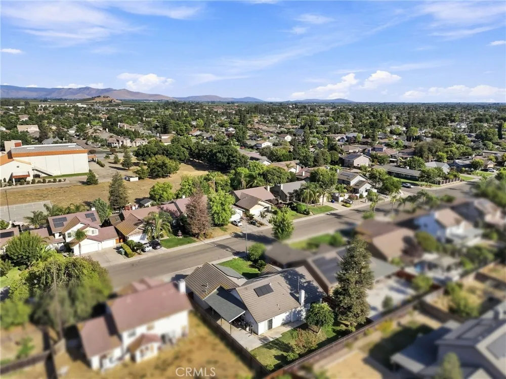 1601 Eaton Dinuba, CA 93618