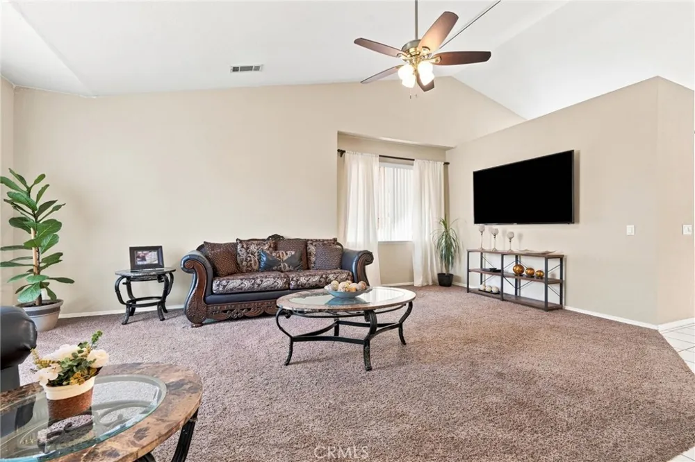 1601 Eaton Dinuba, CA 93618