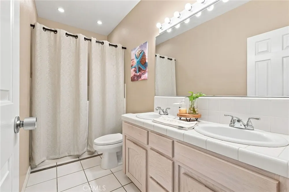 1601 Eaton Dinuba, CA 93618