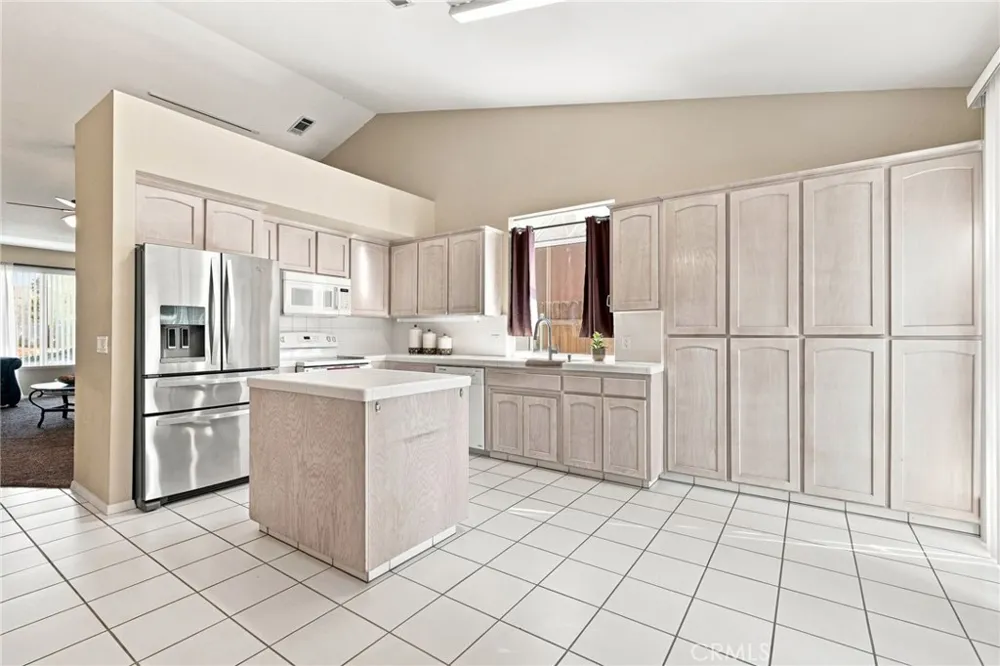 1601 Eaton Dinuba, CA 93618