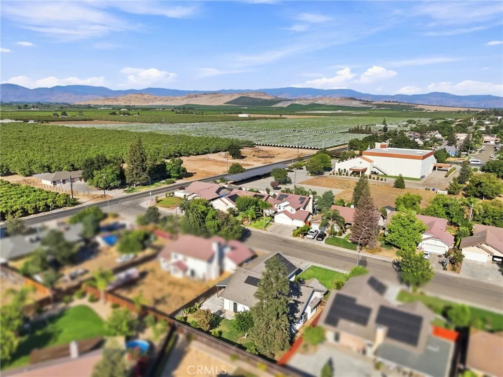 1601 Eaton Dinuba, CA 93618