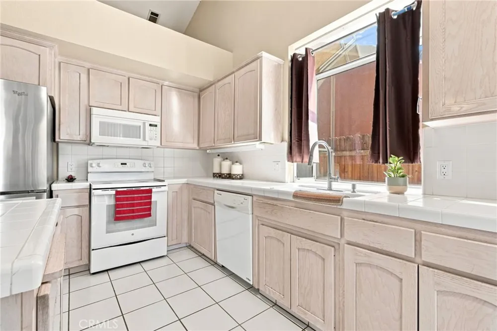 1601 Eaton Dinuba, CA 93618