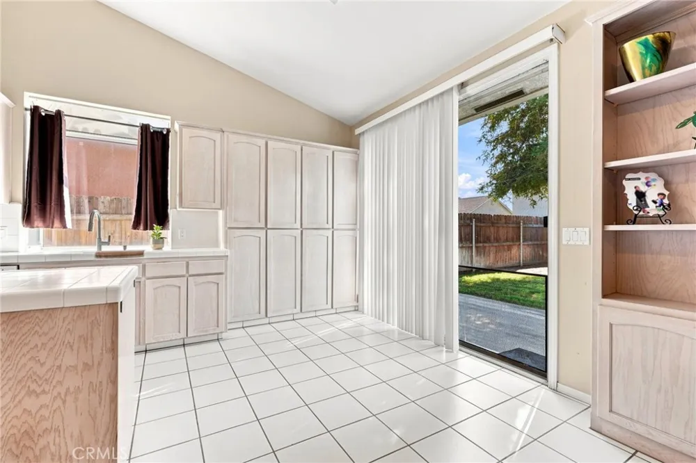1601 Eaton Dinuba, CA 93618