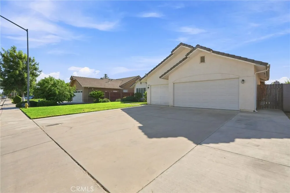 1601 Eaton Dinuba, CA 93618