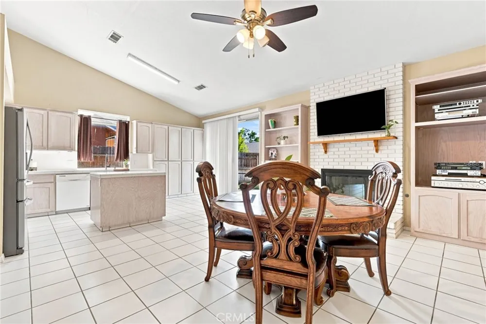 1601 Eaton Dinuba, CA 93618